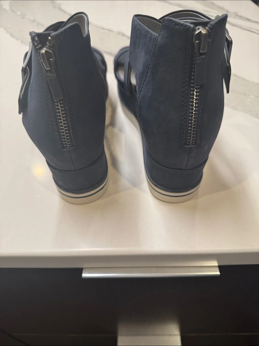 Eileen Fisher Dark Blue Crisscross Platform Sandals Zip Back Sz9